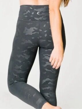 ZYIA Active /// Women’s Digi Camo Leggings